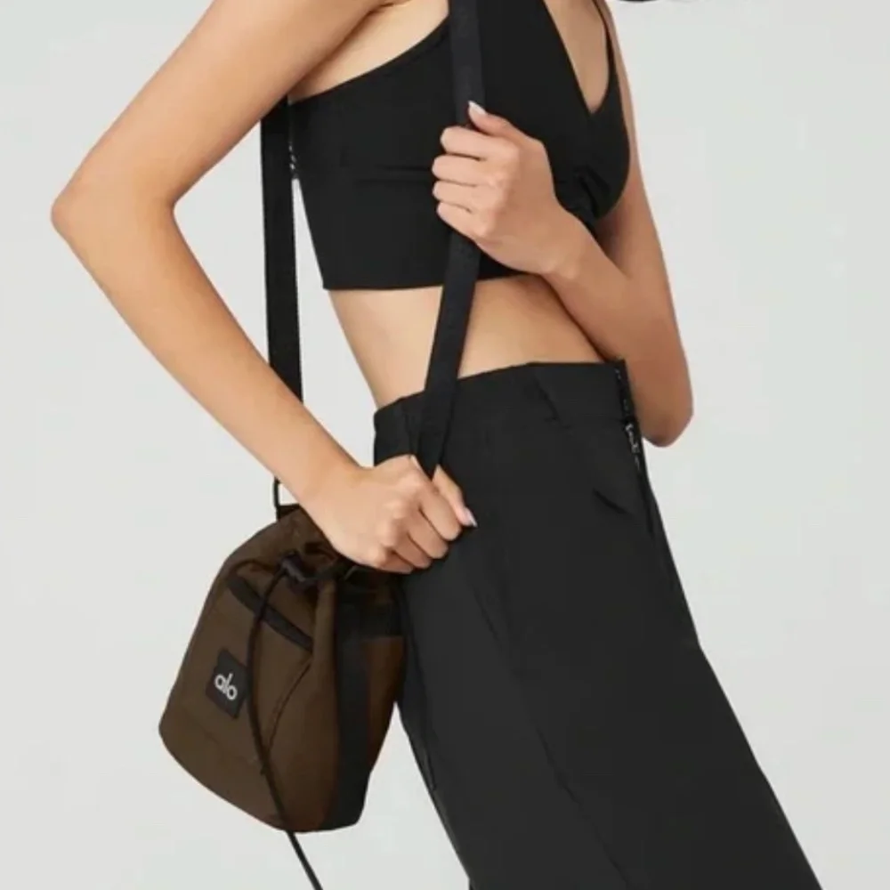 🖤 Alo Yoga | Bucket Bag | Brown + Black | New With Tags | EXCELLENT